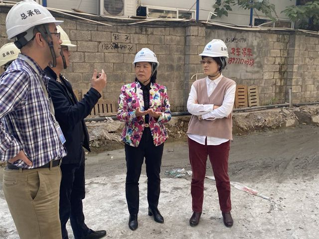 骆春燕在项目查抄领导。商秋劲 摄（建图).jpg